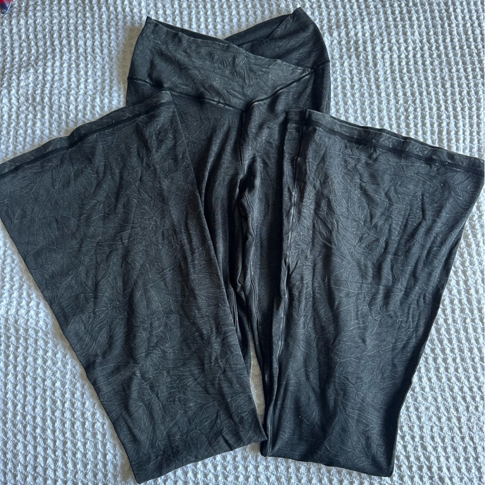 Aerie crossover flare leggings